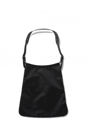 TRIANGLE SHOULDER L 66NY / BLACK（B03-00622-F）