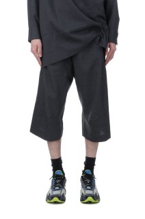 KNEE DARTED FLARE SHORTS - GREY (SS25-TRS-105-01)