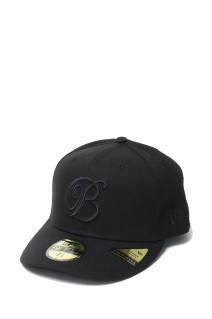 B EMBLEM PRE CURVED NEW ERA CAP / BLACK (BEPSS25AC10)
