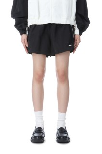 COLOR LINING BANDING SHORTS IN BLACK - BLACK (KM2434PT009M)