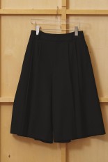 Pleats Bermuda Pants - BLACK (12620707)