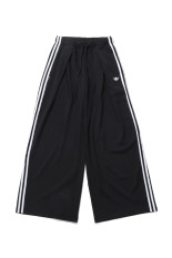 ADILUNA SEASON 2 X JENNIE PLEATED TP - BLACK (LD8922)